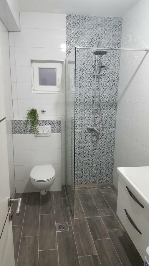 Apartmani Zana Okrug Gornji Exterior photo